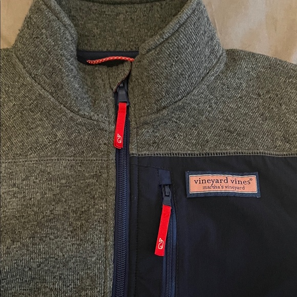 Vineyard Vines Heather Gray and Navy Jacket with Red Details - Picture 3 of 9